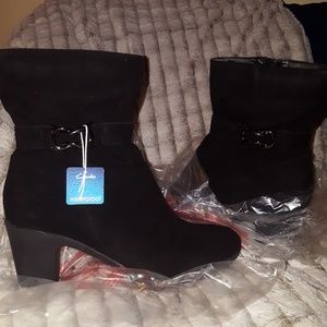 Black Sued waterproof  LUCETTE HOLLY.